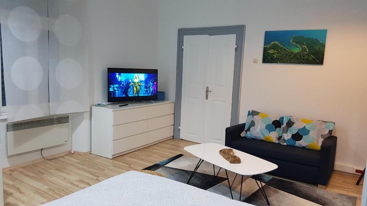 Holiday Home Blue Door In PUY 외부 사진